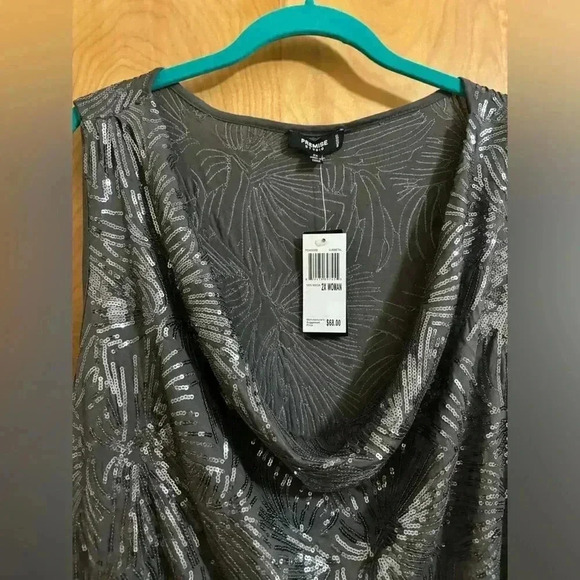 Premise Studio Scoop Neck Tank Sequined Metallic Size 2X NWT - Picture 5 of 10
